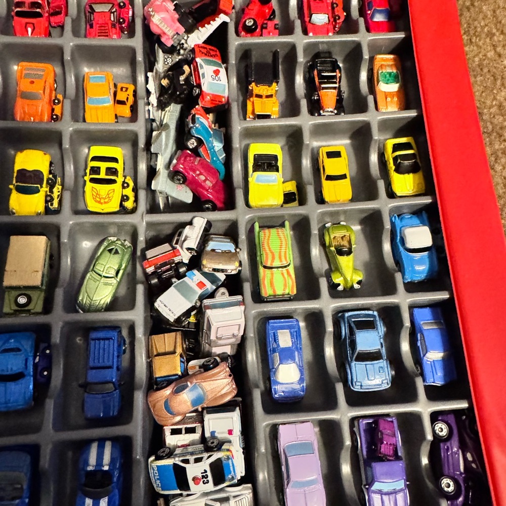 Micro Mini's Collectors Case  with 96 cars - Picture 7 of 13